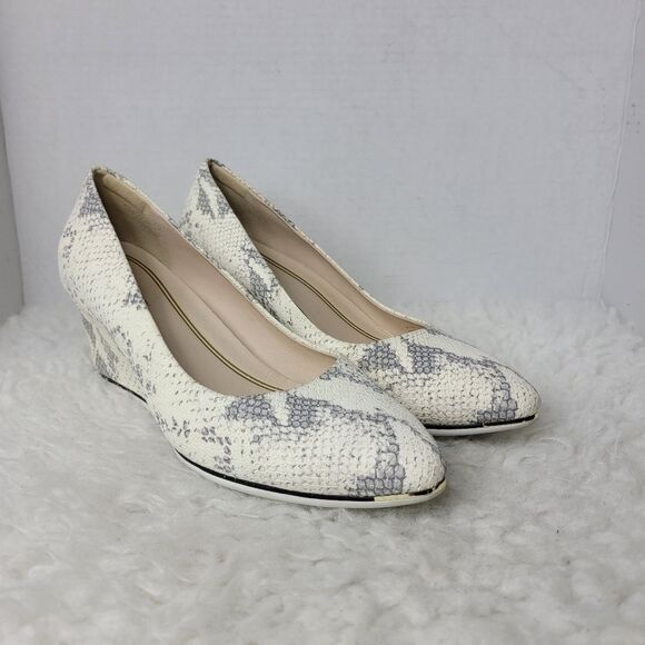 Cole Haan Grand Ambition Snake Wedge Leather Pumps 9.5B Upper Embossed Leather - Picture 1 of 10